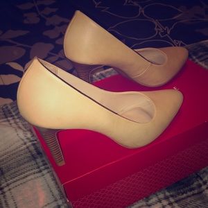 Kelly & Katie Tan Pumps